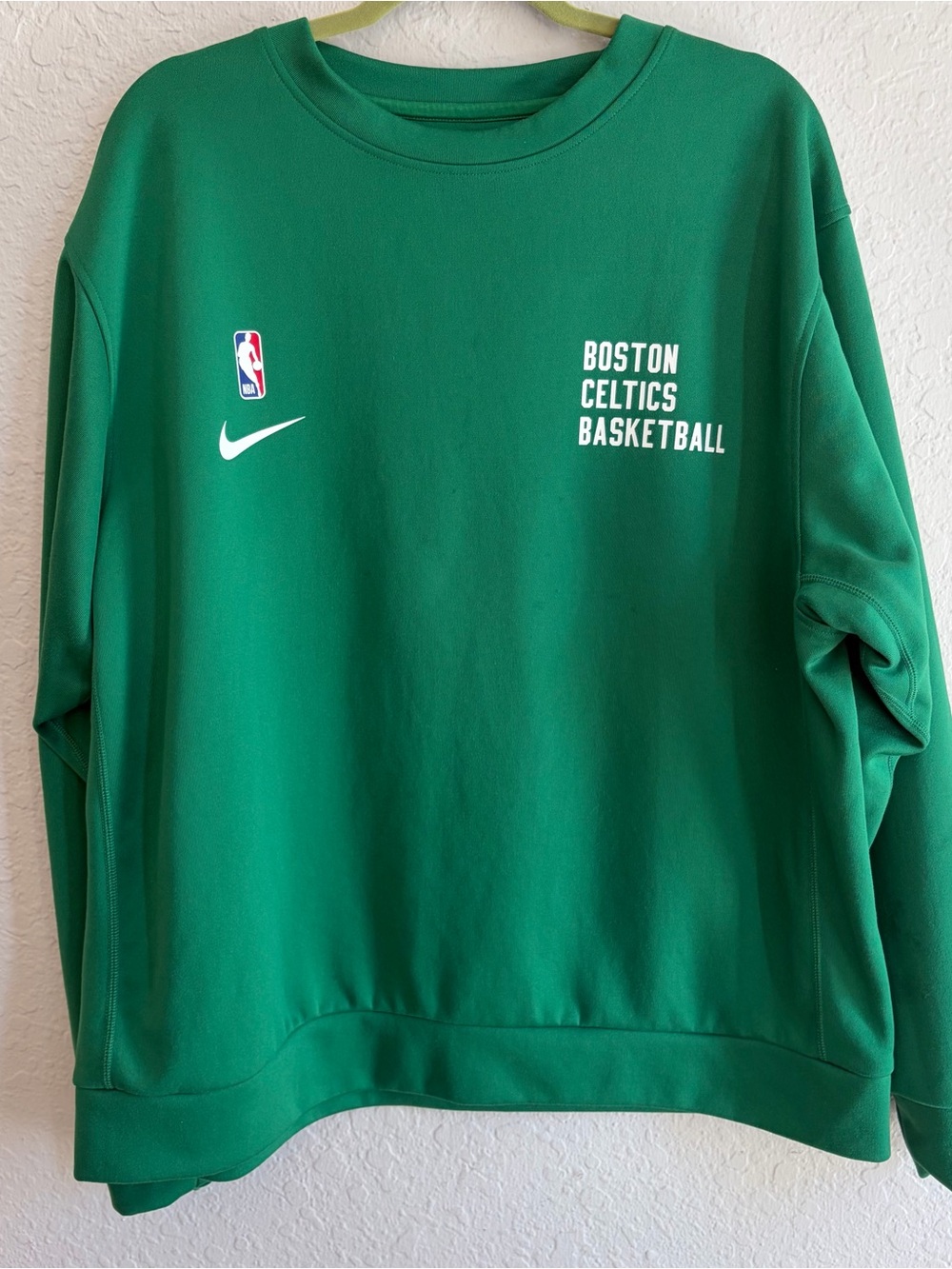 Nike Boston Celtics Green Team Issued CrewNeck Sweatshirt - Men’s XL NBA Mint!